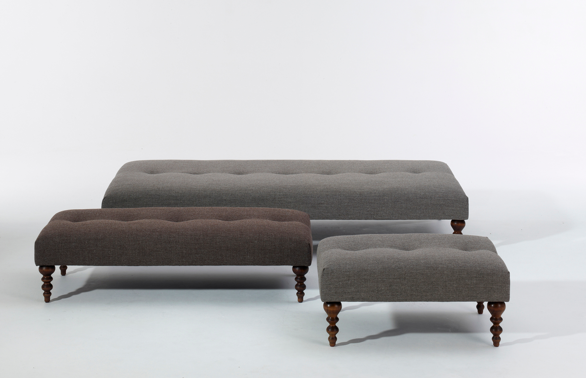 29915 31bee78f33 Oscar Ottoman Small Large Oscar Daybed By Matthew Hilton For Scp Portrait