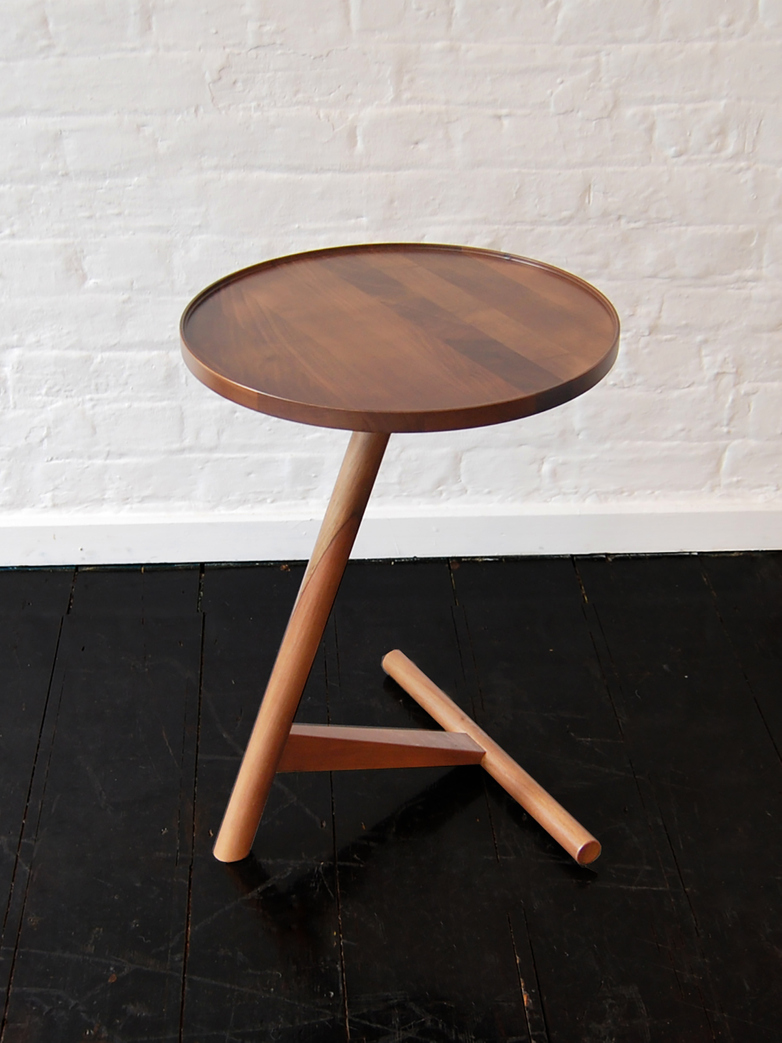 Calvo Side Table – Walnut