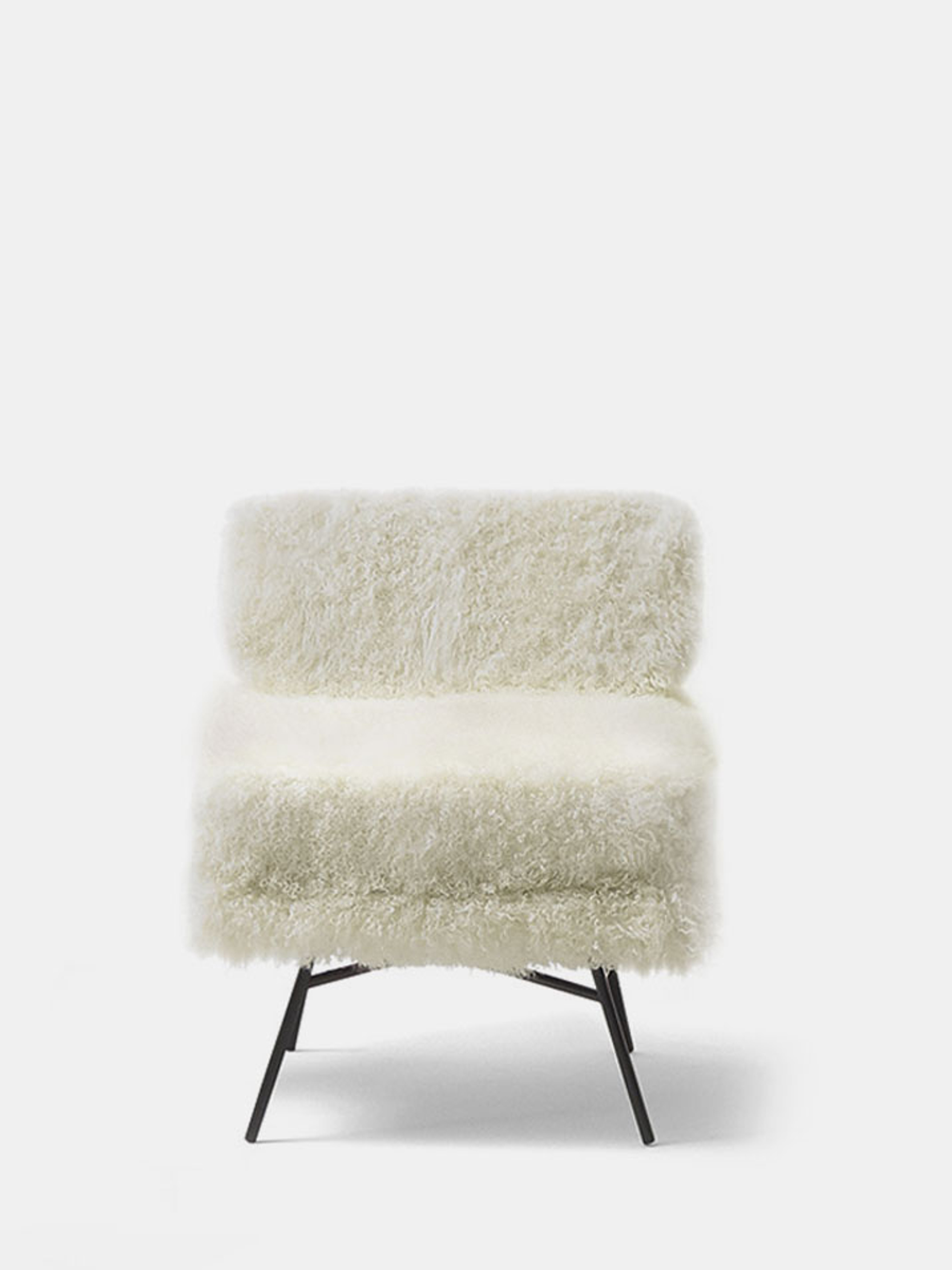 29966 1e7338cab1 Arflex Elettra Armchair Portrait