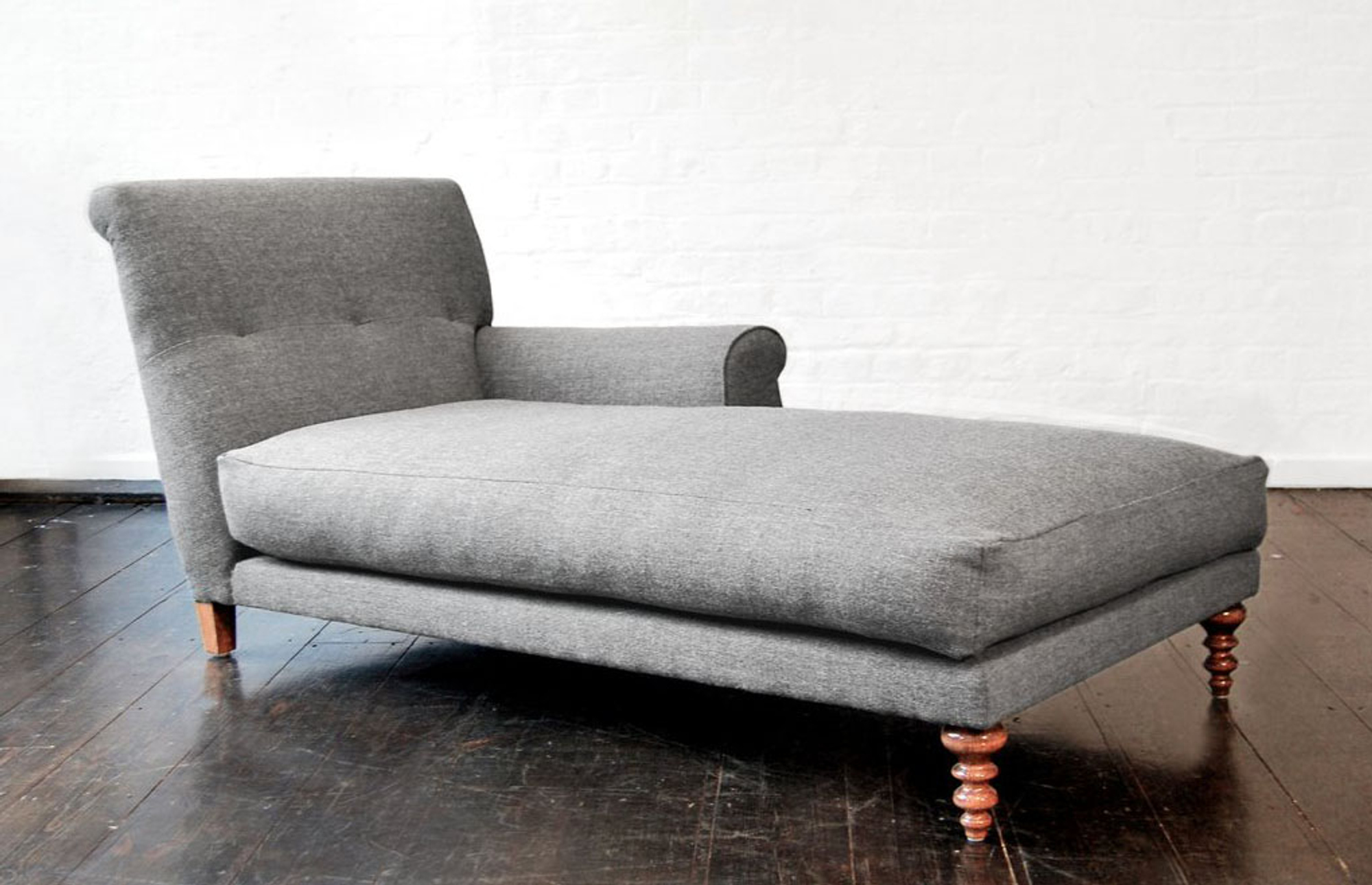 30002 8db6f9c75c Chaise2 1024x1024 Portrait