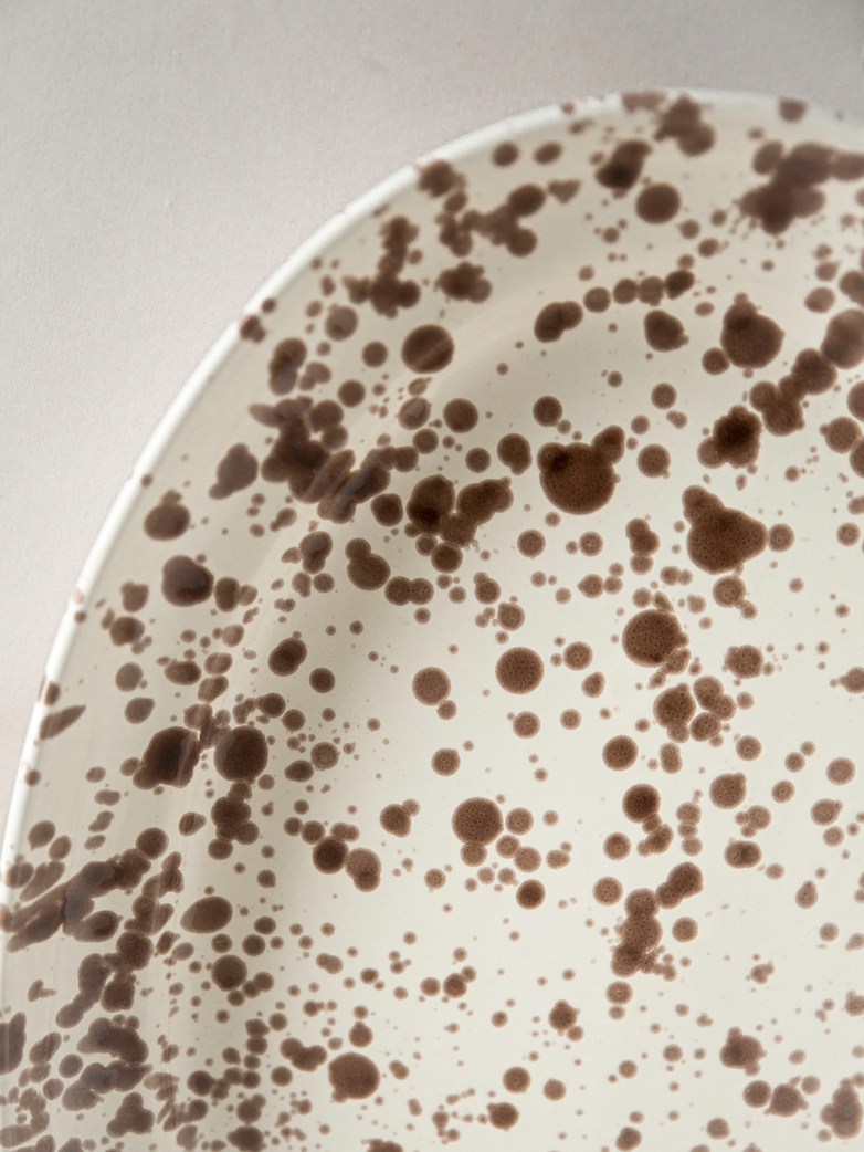 Spruzzi Vivente - Big Oval Plate - Brown on Creme