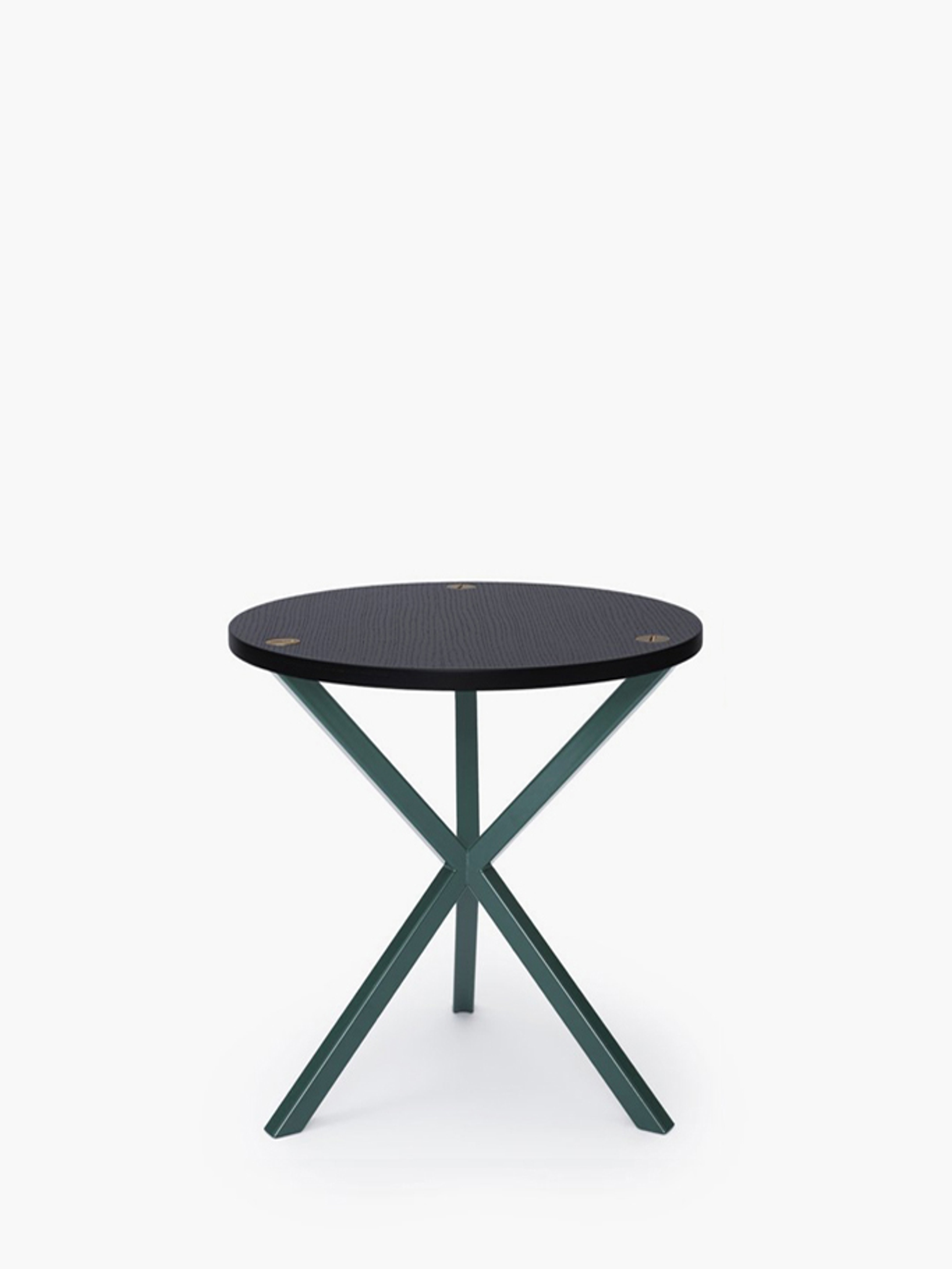 30192 Cc38829493 11neb Round Side Table 500 Blackoak Black 024 1024x1024 Medium Portrait