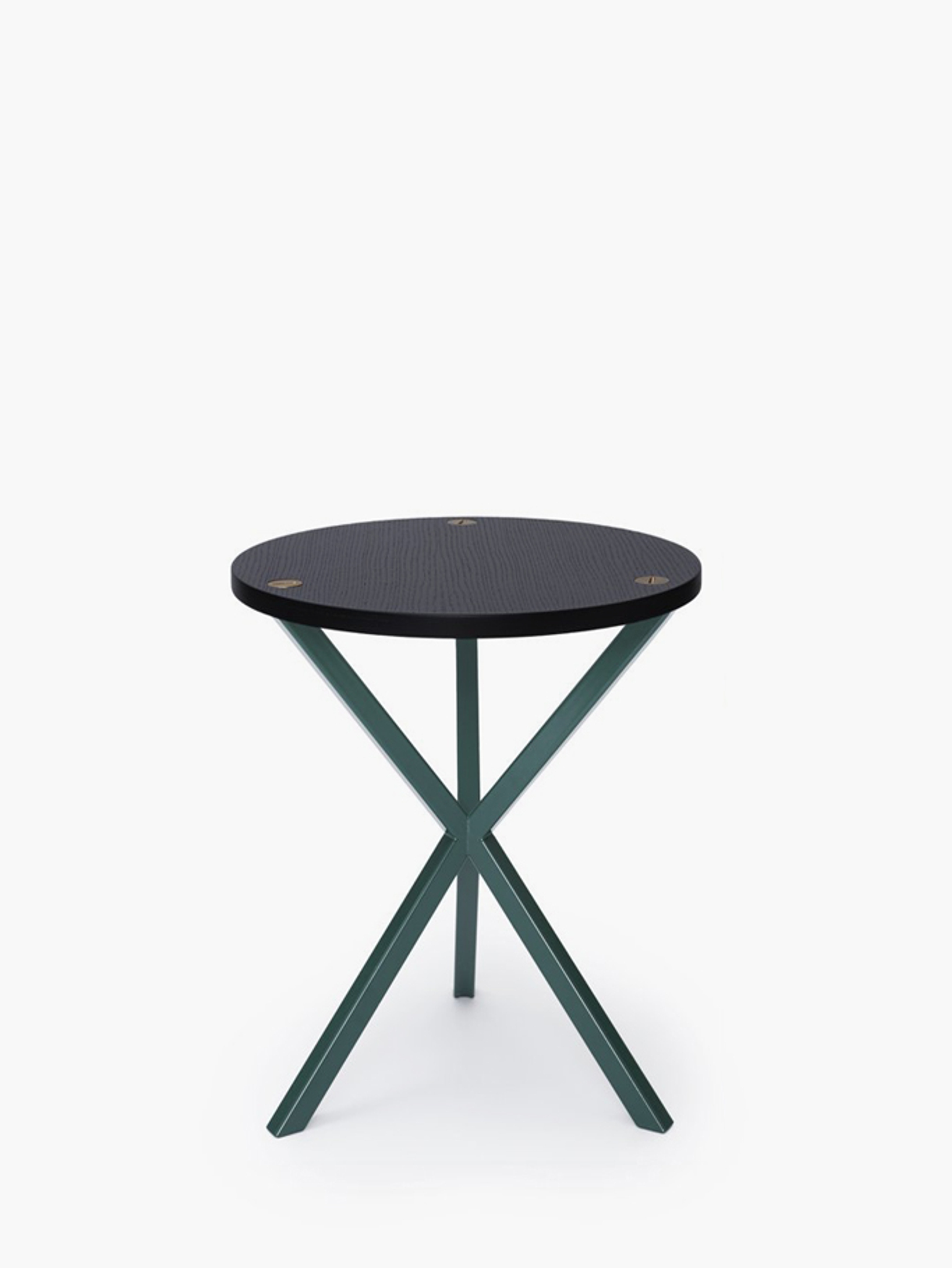 30208 9fb3b22cba 11neb Round Side Table 500 Blackoak Black 024 1024x1024 High Portrait
