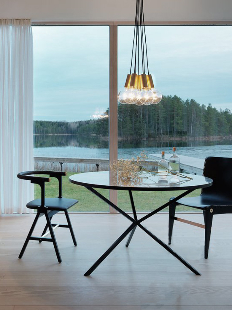 NEB Round Dining Table – Brass/Black