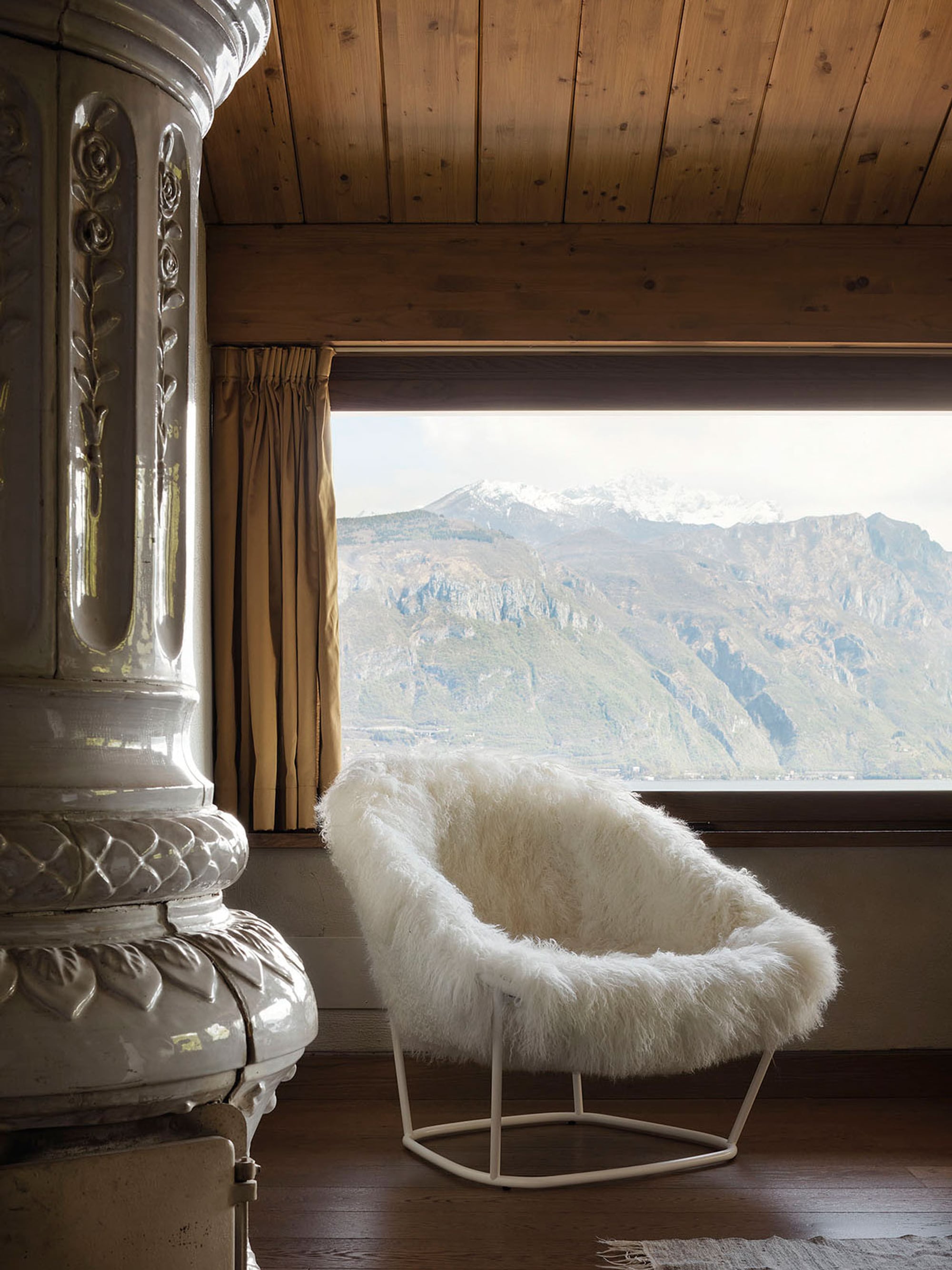 30501 95e115f663 Arflex Katrin Armchair Portrait