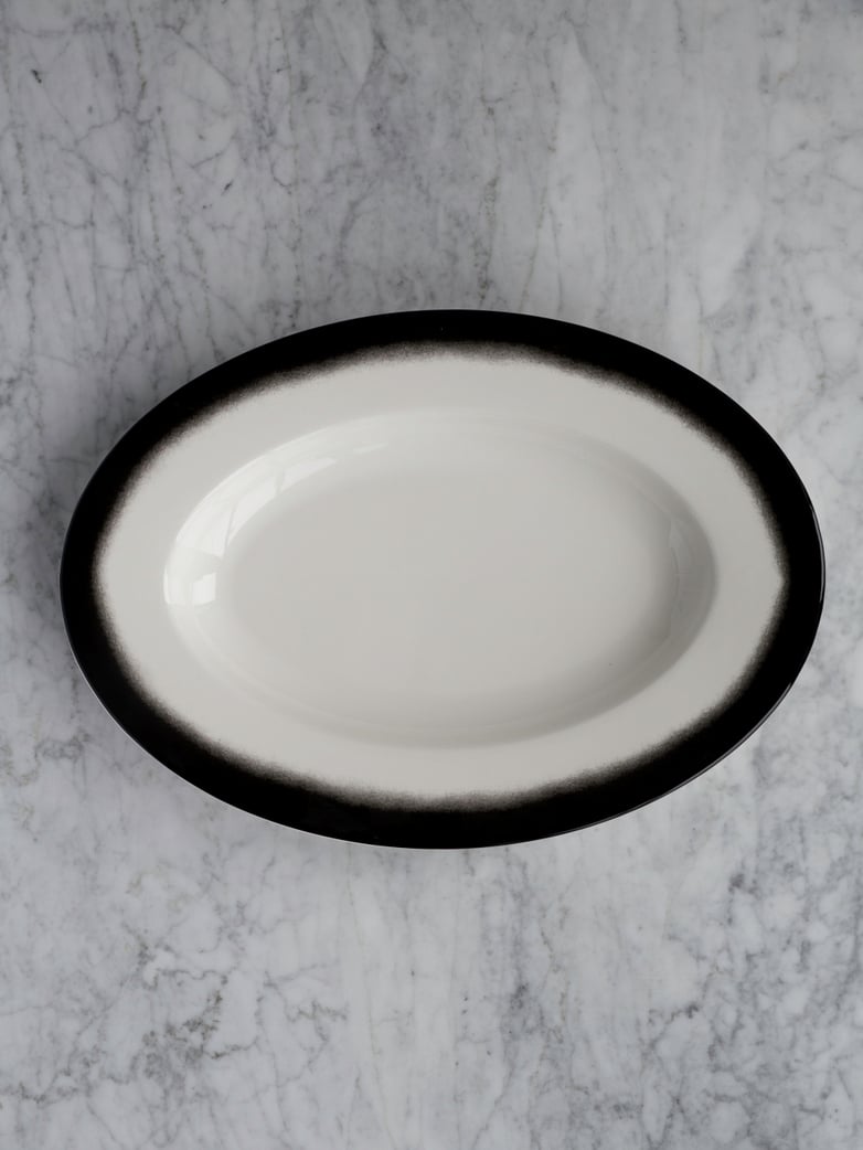 Pasta Dish Oval Black Edge - Medium