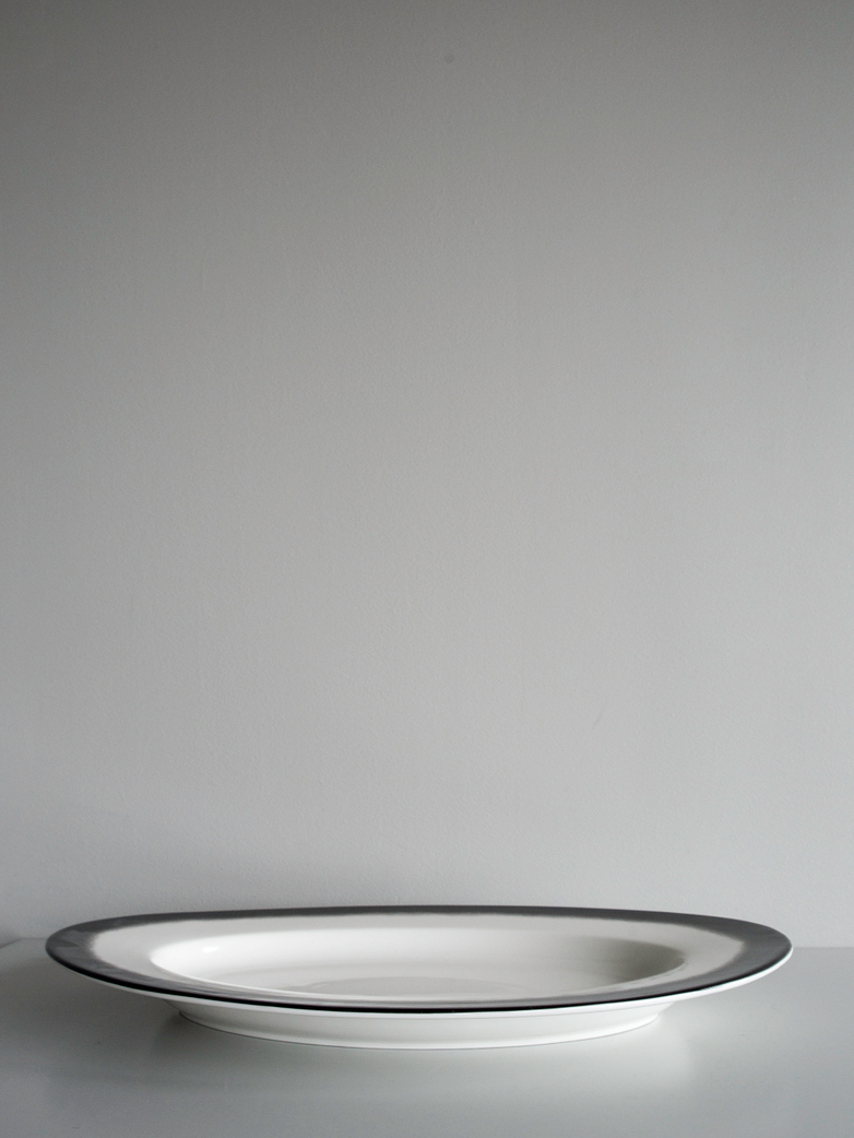 Pasta Dish Oval Black Edge - XL