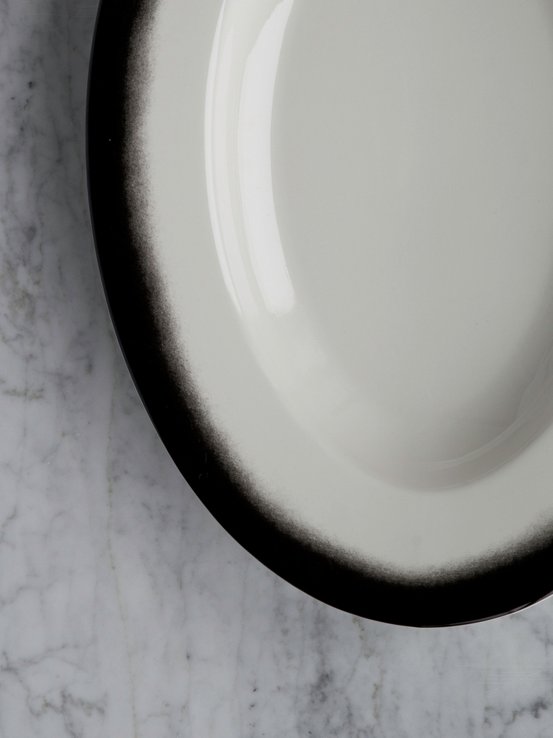 Pasta Dish Oval Black Edge - XL