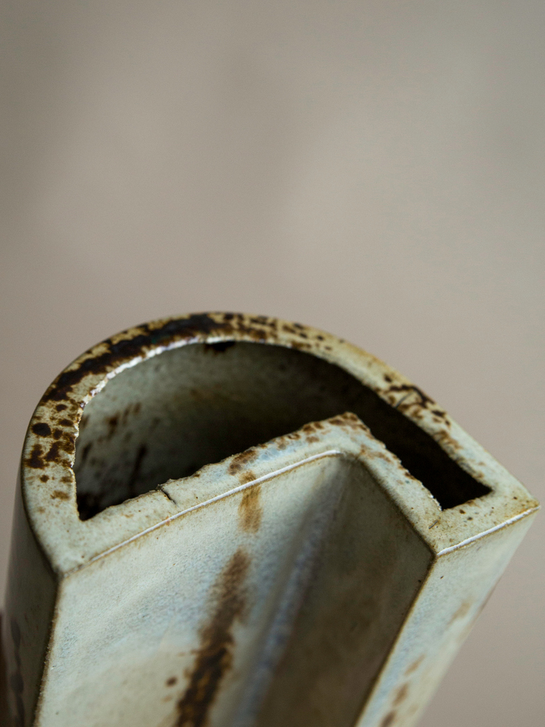 Yang Vase Glaze White Brown