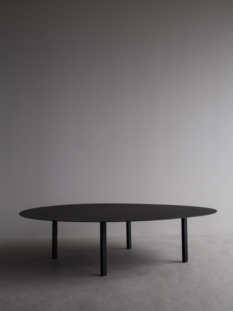 Bea Mombaers Table - 118 cm