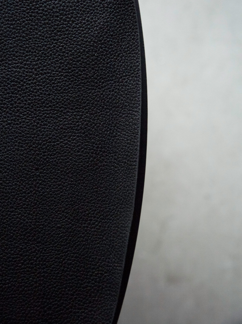 Bea Mombaers Table - 118 cm
