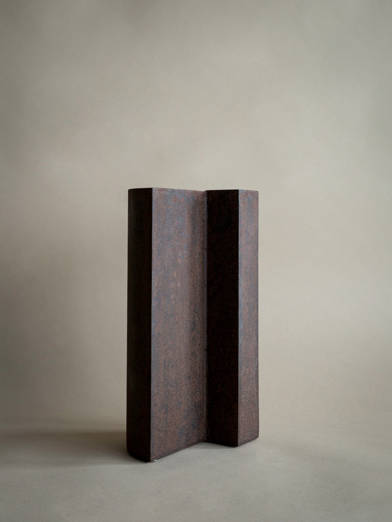 Yin Vase Rust