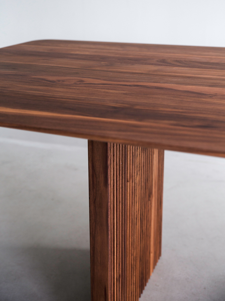 Ten Table 240 x 105 cm Walnut