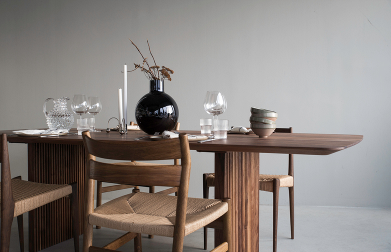Ten Table 240 x 105 cm Walnut