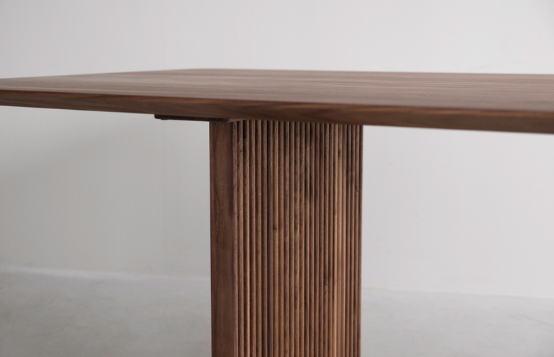 Ten Table 240 x 105 cm Walnut