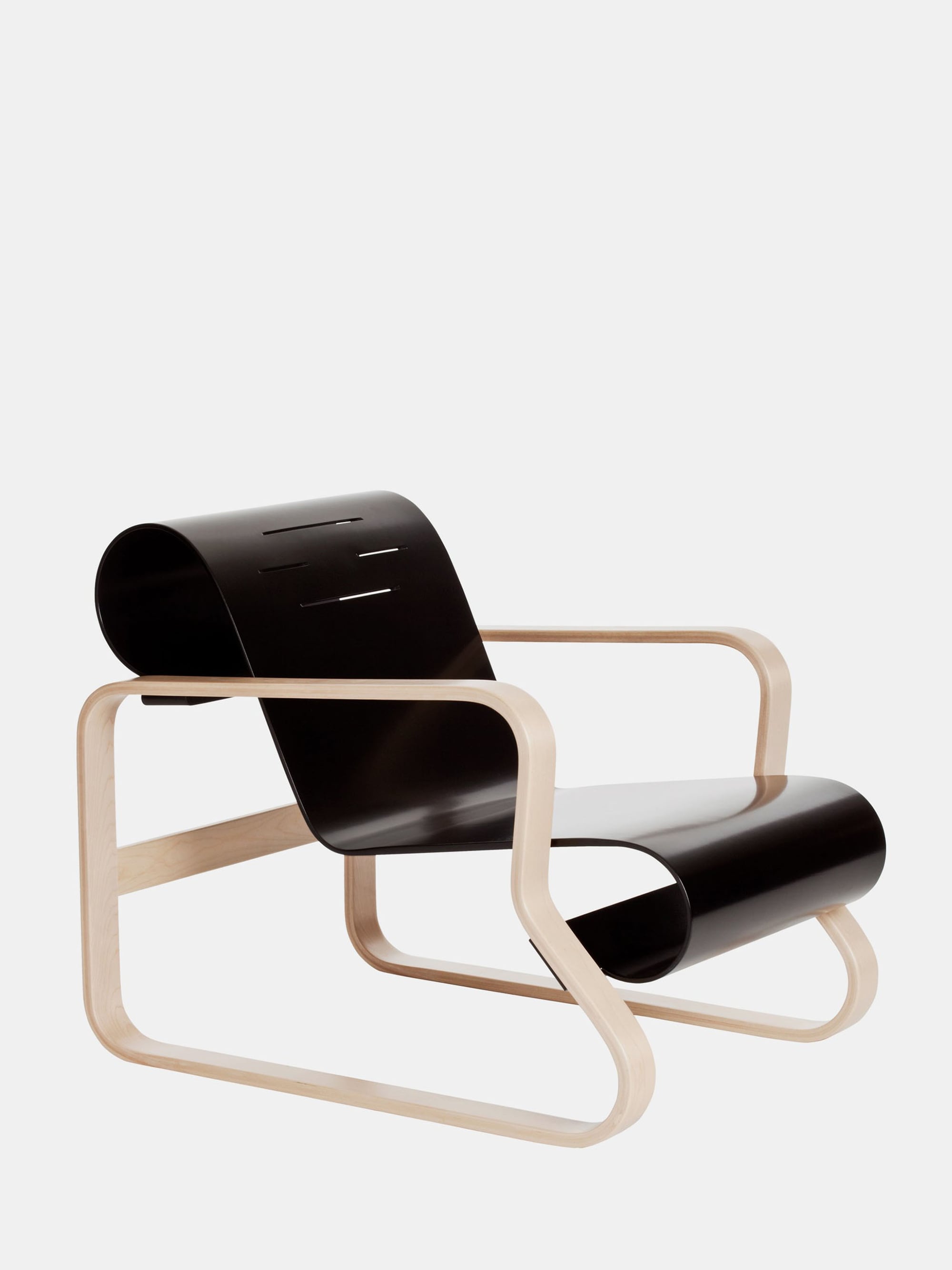 30947 Fed8eef723 30947 691f1d38c4 1842999 Armchair 41 Paimio Black Lacquer Master Zoom112077 Portrait