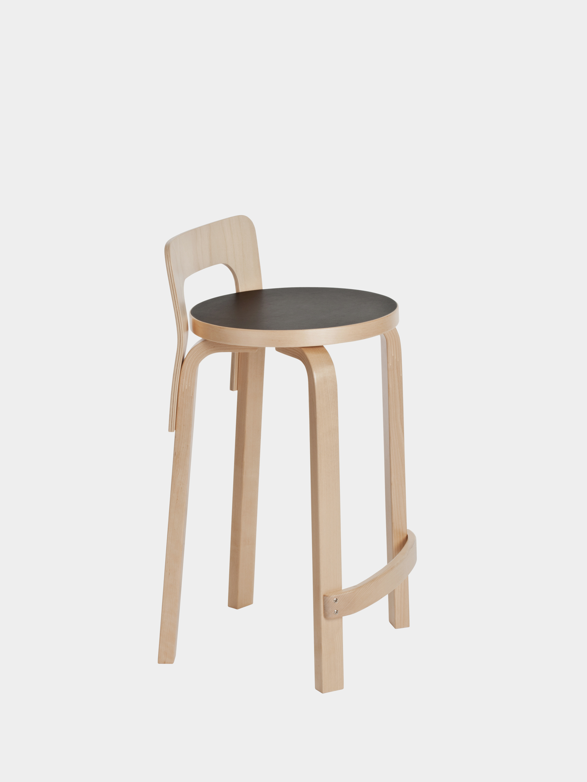 Artek — High Chair K65 - Seat Black Linoleum - Edge Natural Birch