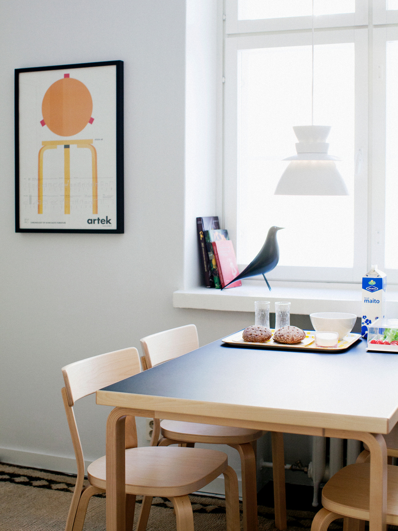 Aalto Table Rectangular 80B - Black Linoleum