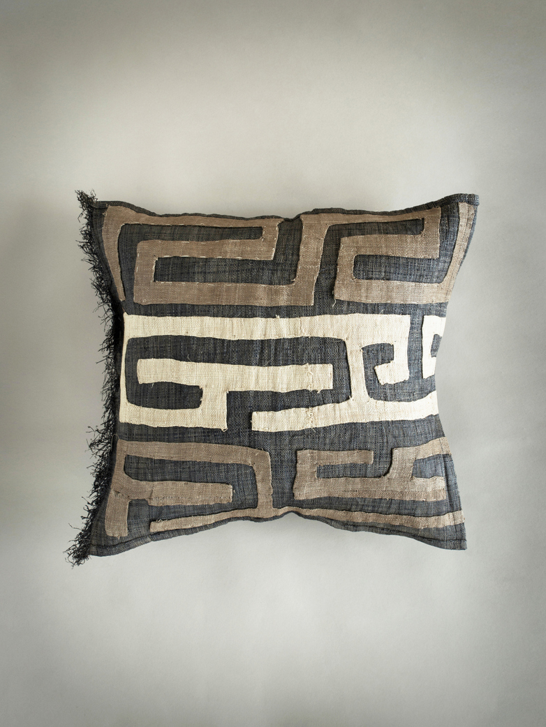 Kuba Cushion 526