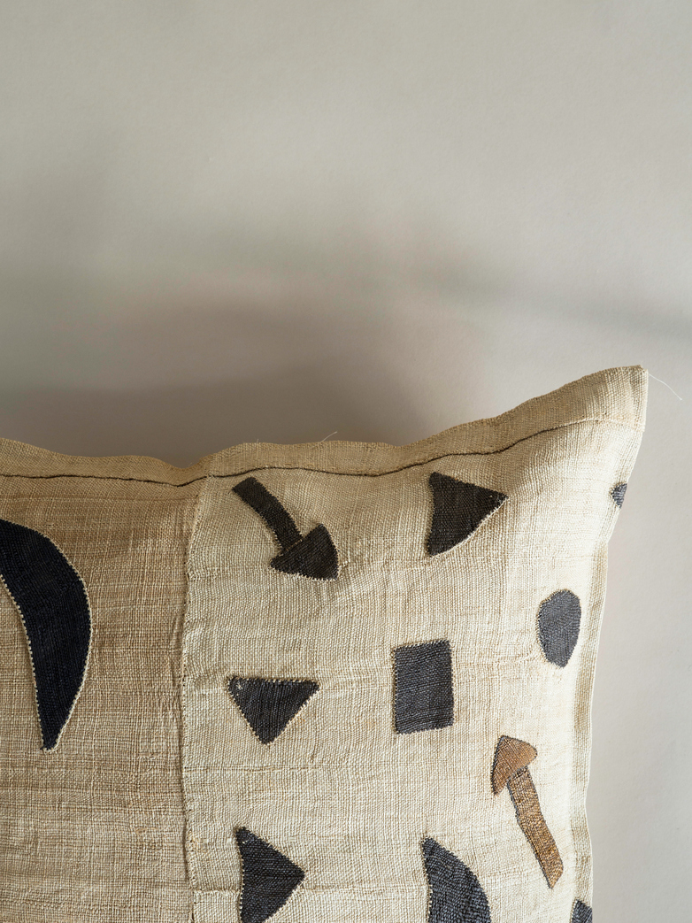 Kuba Cushion 352