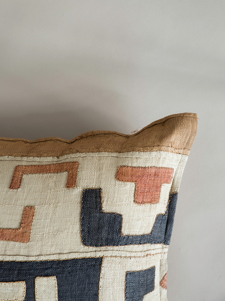 Kuba Cushion 640