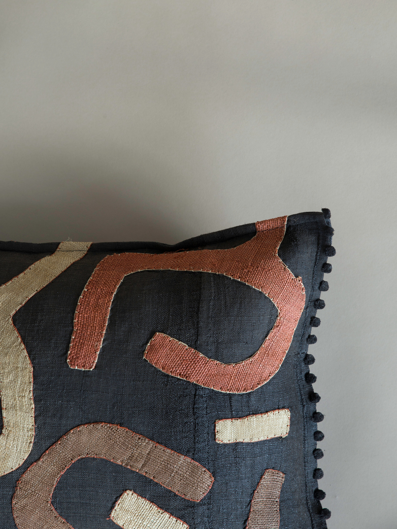 Kuba Cushion 695