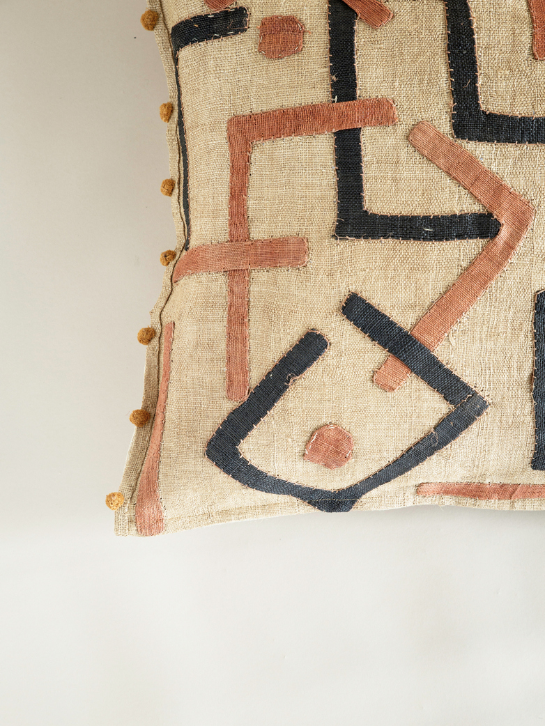 Kuba Cushion 369