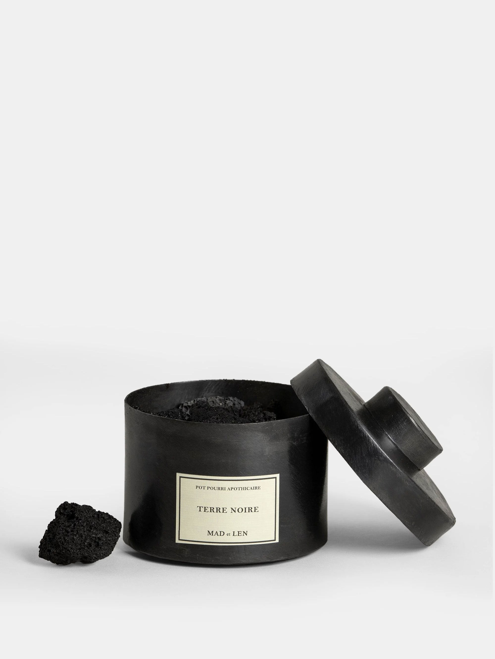 Terre Noire D'Apothicaire - Pot Pourri — Room fragrances | Artilleriet