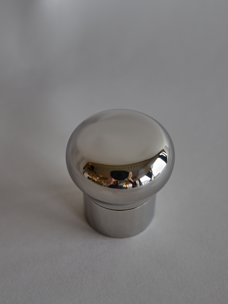 Noe Wine and Champagne Bottle Stopper