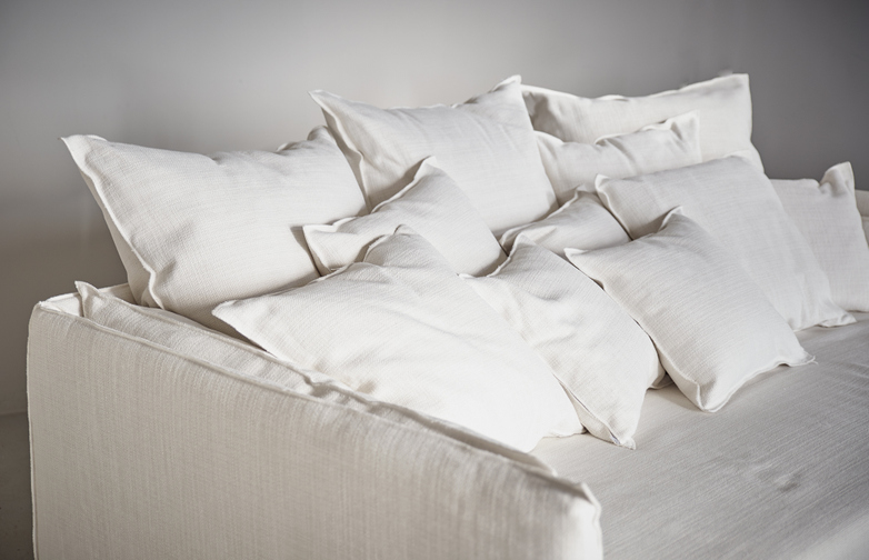 Ghost 16 Sofa – Trama Vaniglia