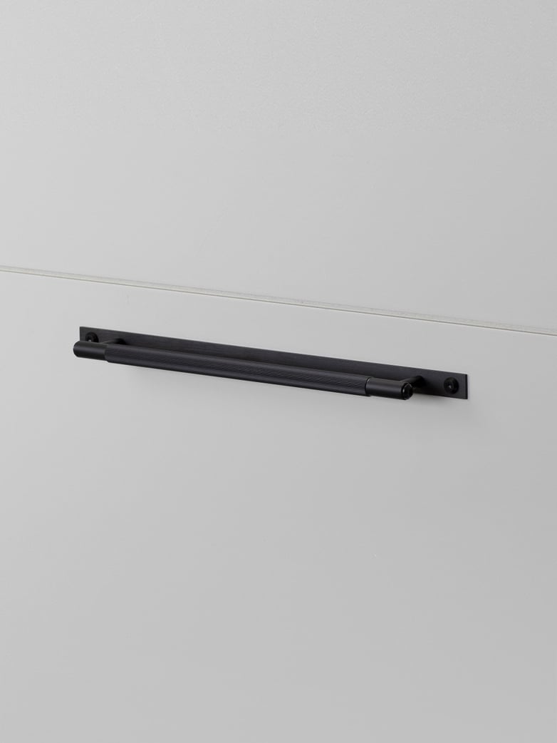 Pull Bar -Plate - Linear - Black