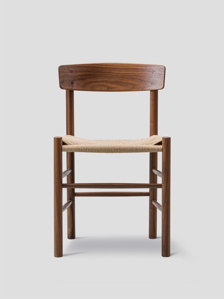 J39 Chair – Oiled Walnut – Natur