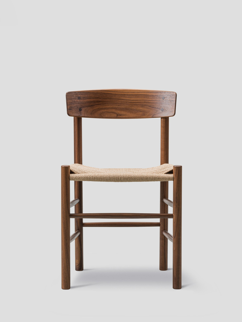 J39 Chair - Oiled Walnut/Natural