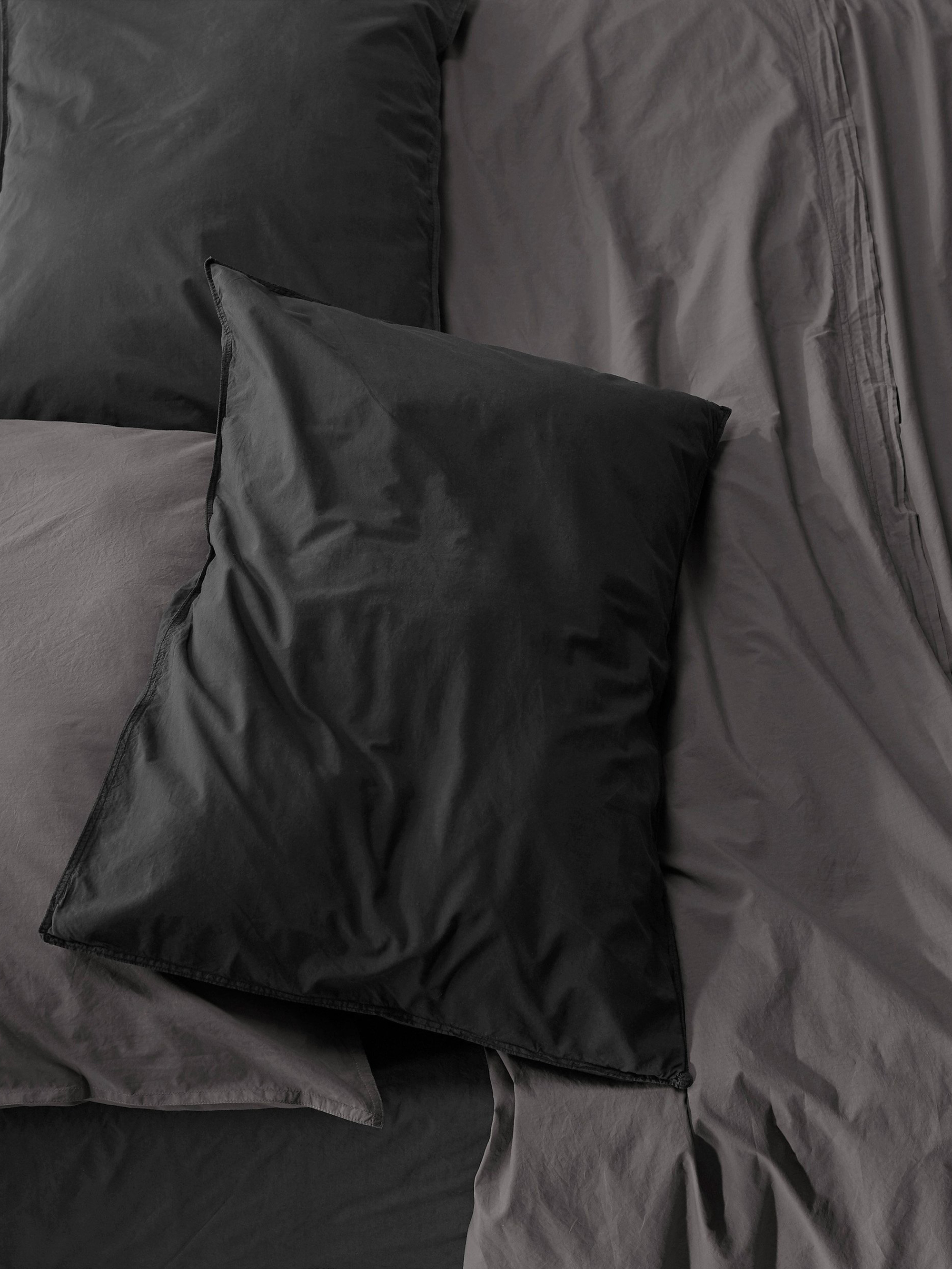 32206 40a9dff635 Pillowcase Society Limonta Nite Set Federe Letto Antracite Cotone 01 7044ab4b 0066 4068 A007 760fc74b0868 2000x Portrait