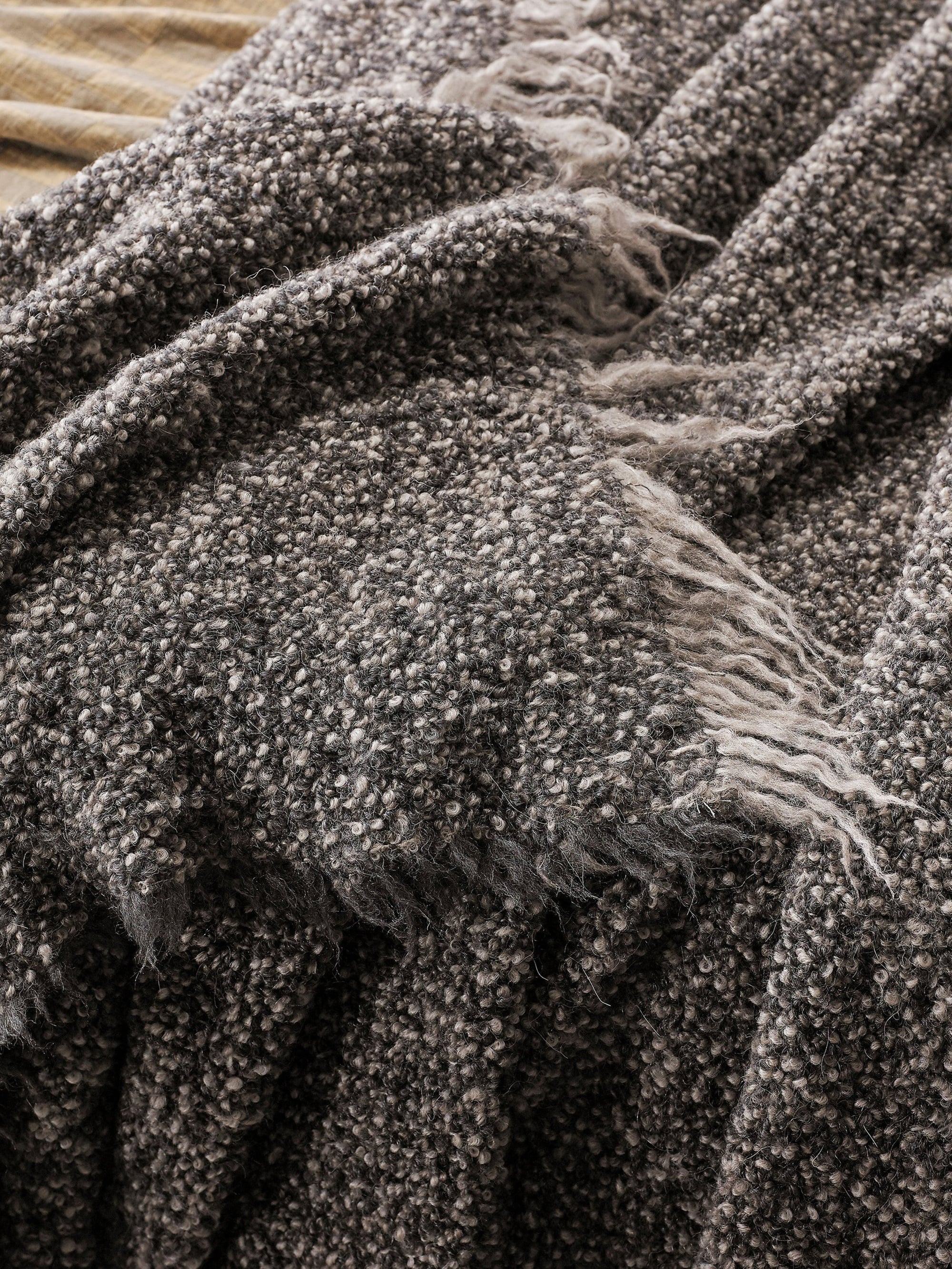32341 3ec89fbad5 Fumo Throw Society Limonta Multi Plaid Letto Fumo Alpaca 02 2000x Portrait