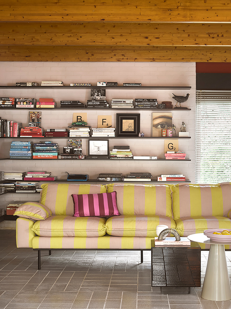 Retro Sofa - Striped yellow/nude