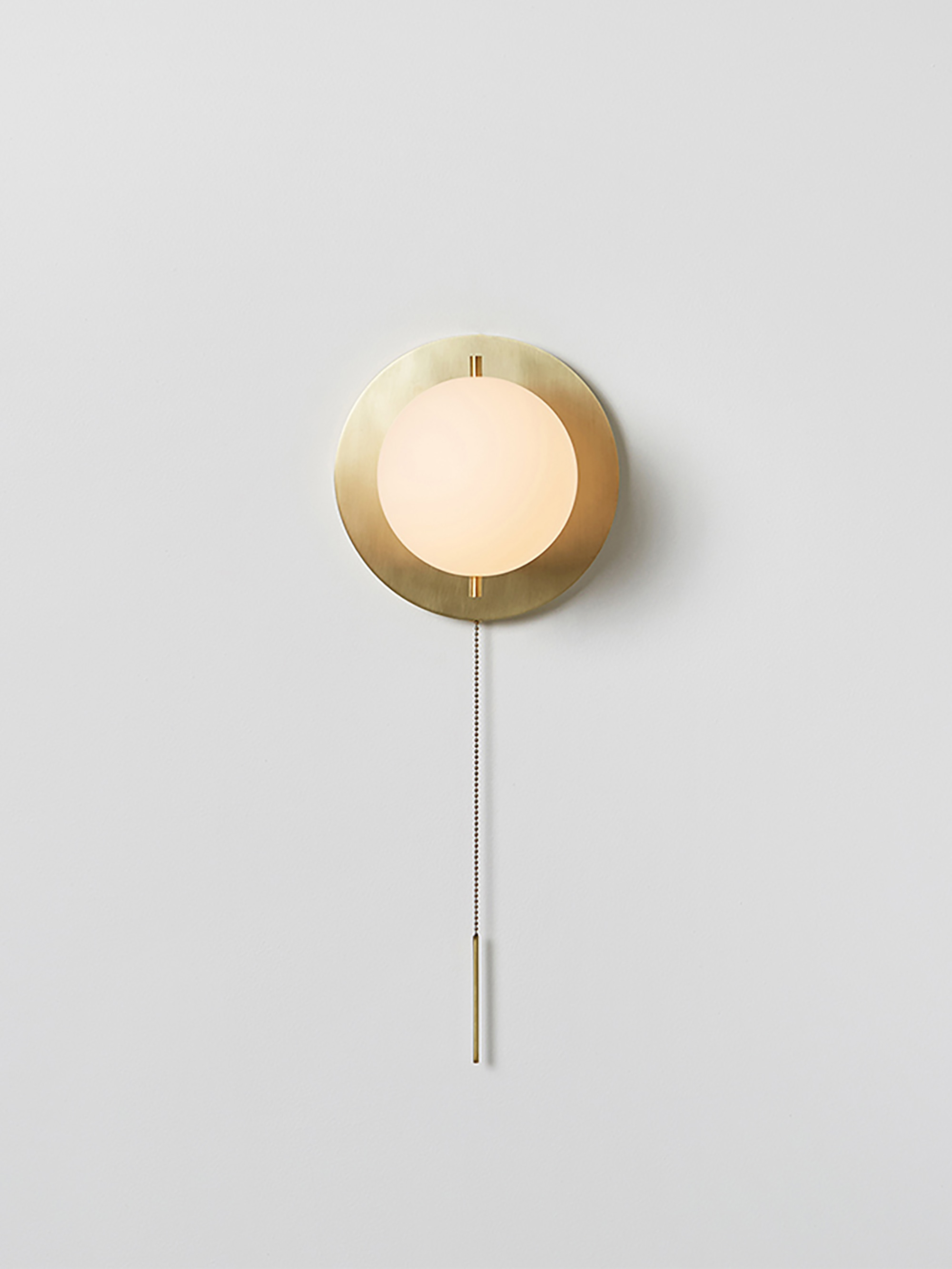 32701 Ae23958608 Signal Sconce Hewn Brass Front On Portrait
