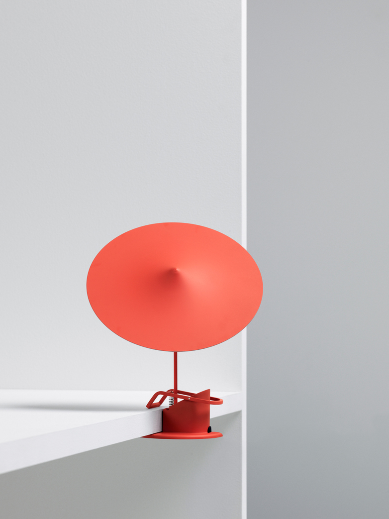 Île w153 Table Lamp - Poppy Red