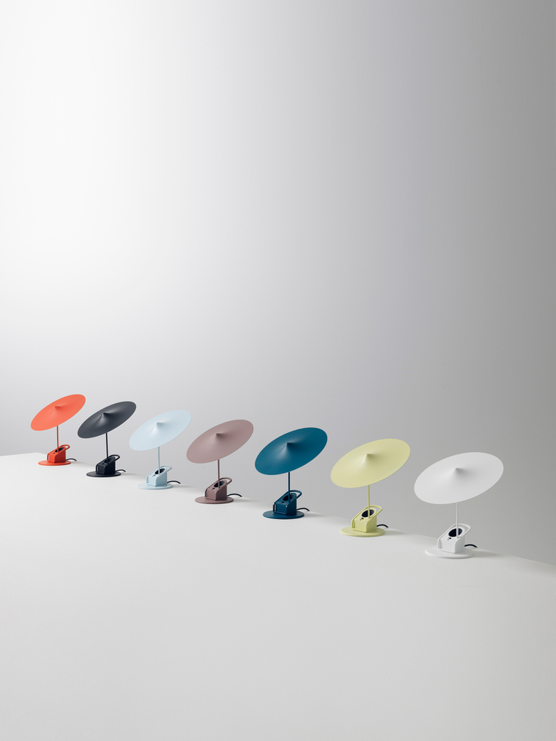 Île w153 Table Lamp - Traffic White
