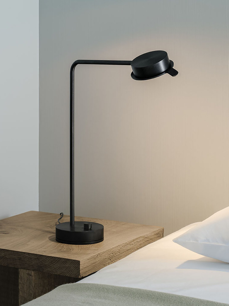 Chipperfield w102 Table Lamp - Black Steel