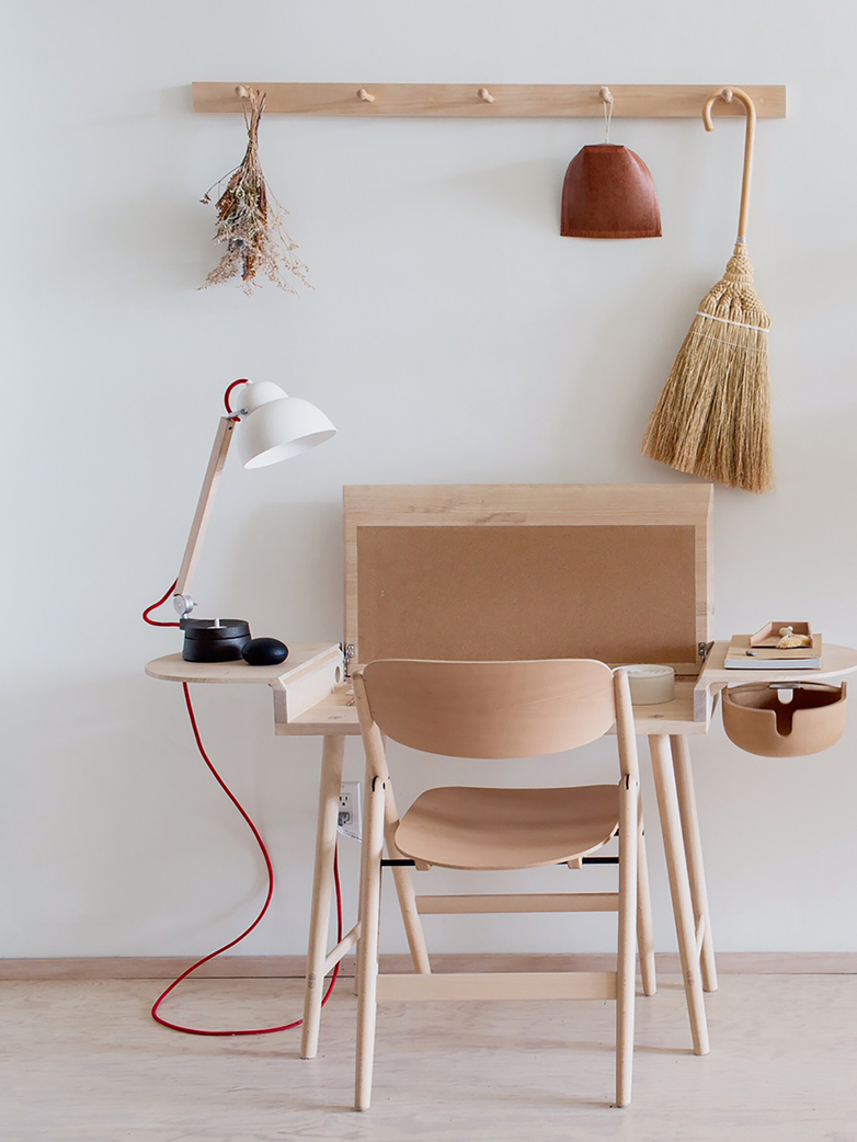 Studioilse w084 Table Lamp - Red
