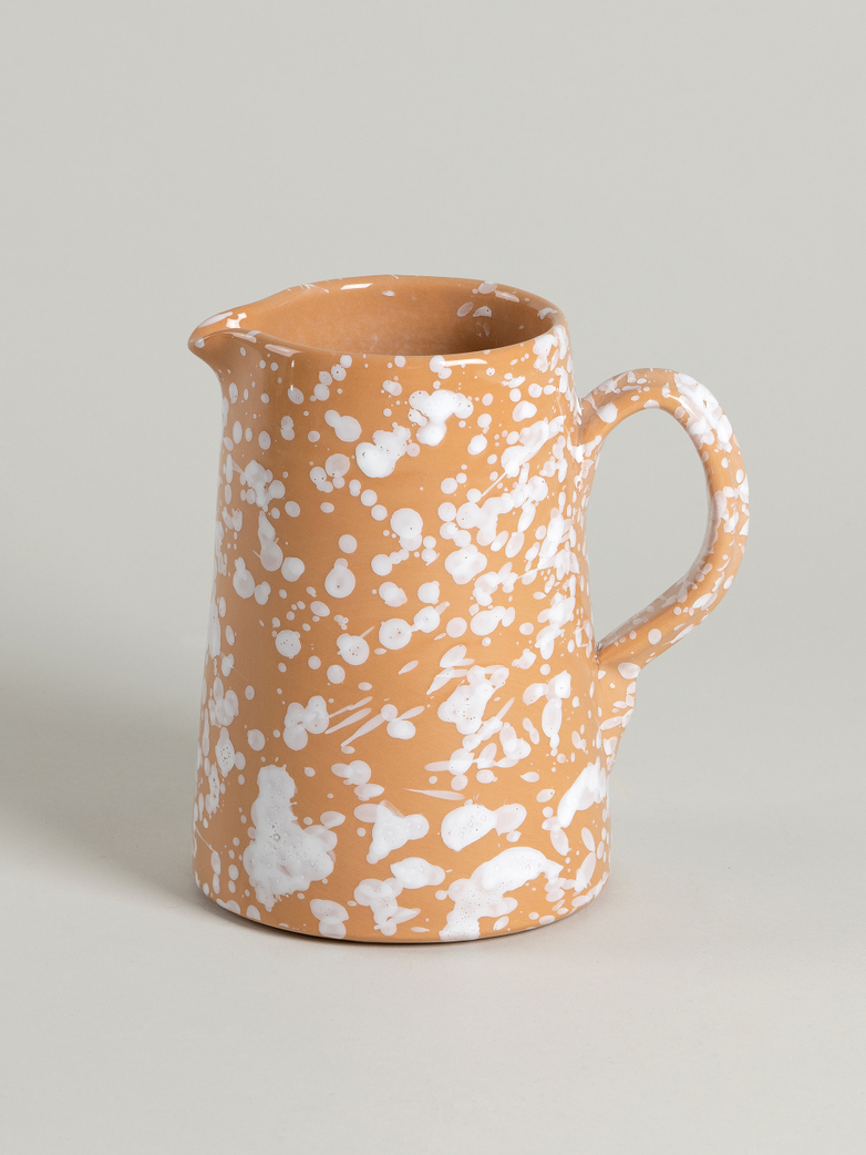 Spruzzi Vivente - Pitcher - White on Terracotta