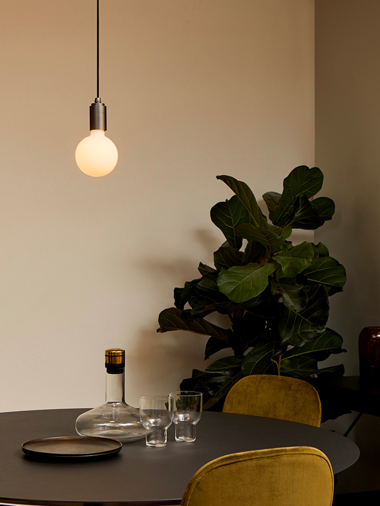 Sphere Bulb III - Dim to warm