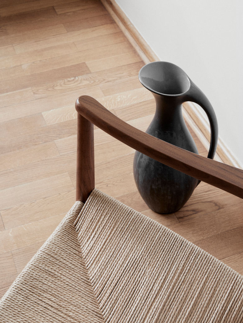 Wegner J16 Rocking Chair – Oiled Walnut