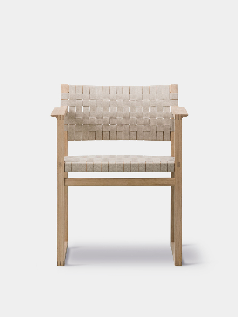 BM62 Armchair - Linen Webbing/Oiled Oak