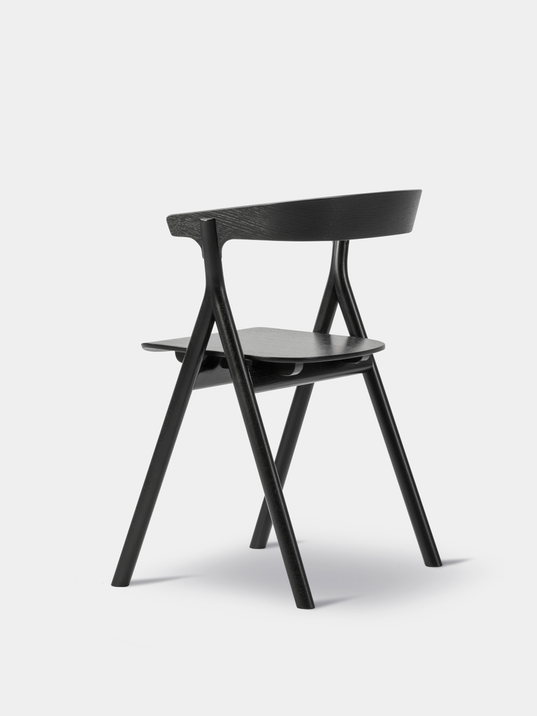 Yksi Chair - Black Lacquered Oak