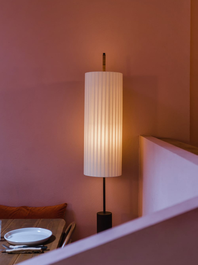 Dórica Floor Lamp