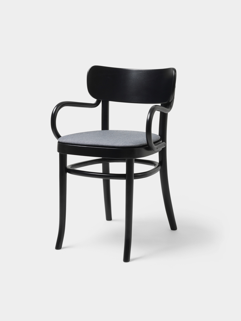 MZO Armchair - Black w.upholstery