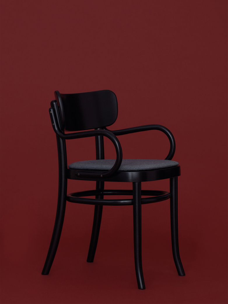 MZO Armchair - Black w.upholstery
