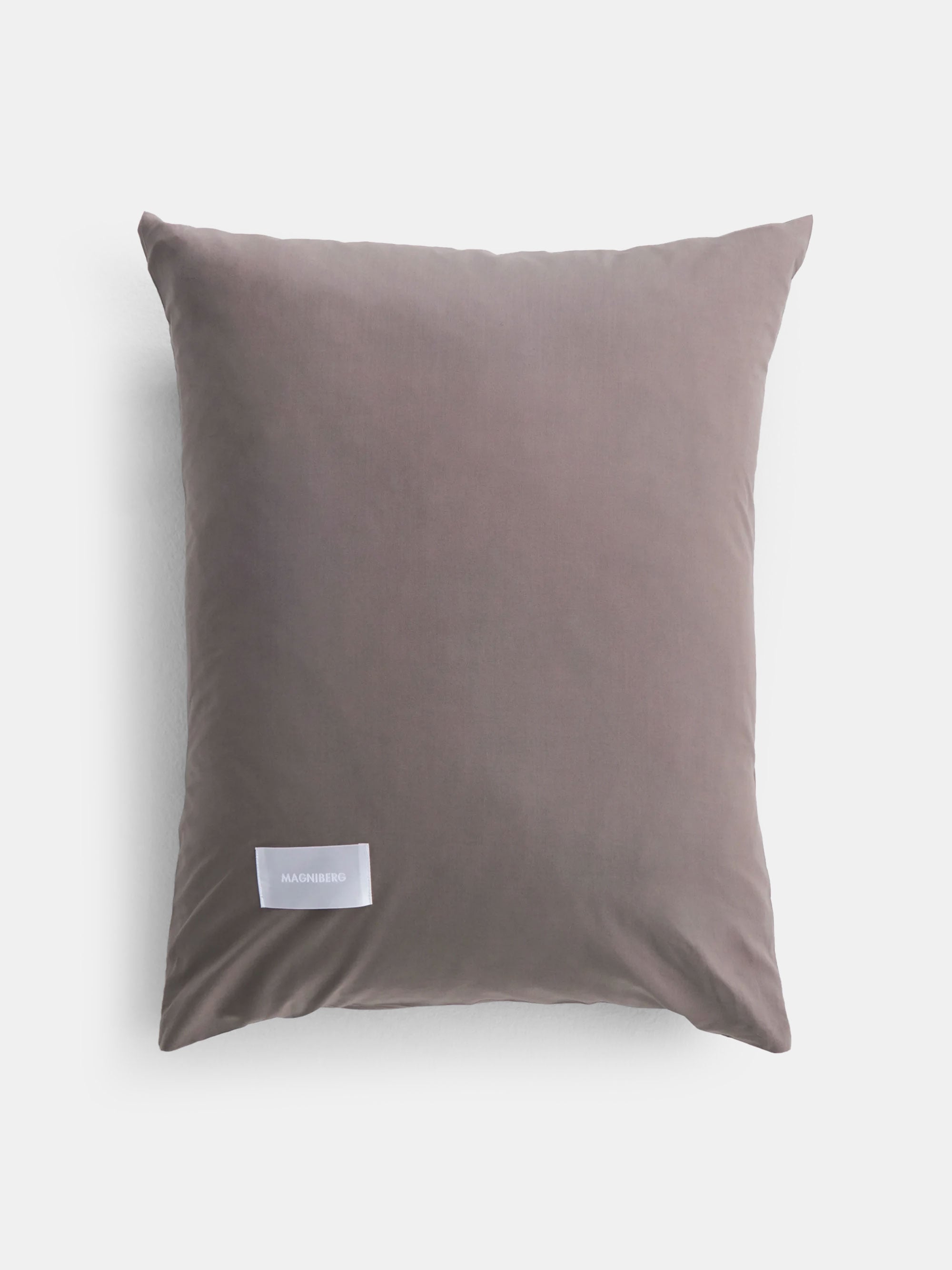 34860 7d830ff472 34594 88c23b8911 Magniberg Pillowcase Pure Poplin Mud 094454695 Zoom Portrait